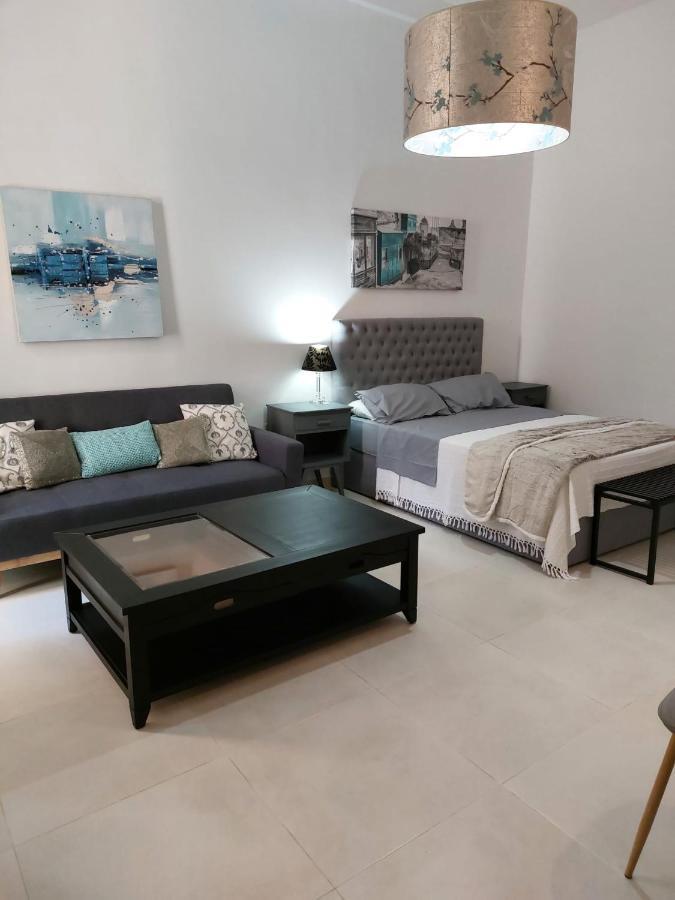 Ivy Rooms Sliema Bagian luar foto