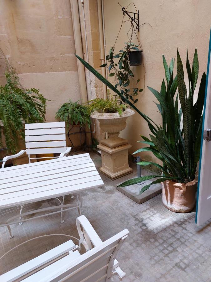 Ivy Rooms Sliema Bagian luar foto